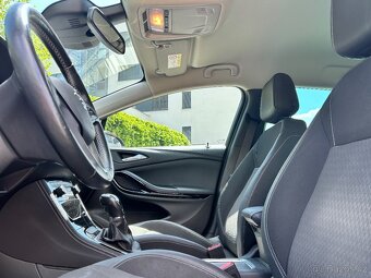 Opel Astra K Sports Tourer, najeto 87.984 km, modrá - 9