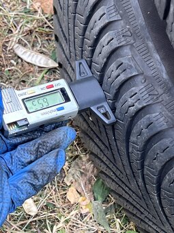 Celoroční kola Mercedes R16 205/60 ET44
- 9