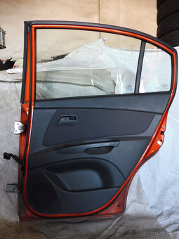 Prodám díly z nebourané KIA RIO, rv: 2011,typ: DE M111 - 9