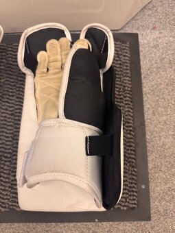 DĚTSKÝ SET BETONY, LAPAČKA, VYRÁŽEČKA CCM YFLEX II - 9