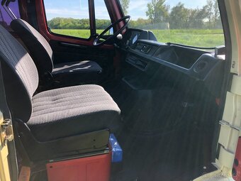 Mercedes Benz 307D - 9
