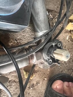 Regulátor, čtyřcestný servo ventil 1”, čerpadlo - 9