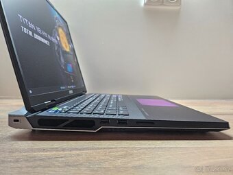 MSI TITAN 18 HX_U9-285HX_64GB_6000GB_RTX 5080 16GB_MINI LED - 9