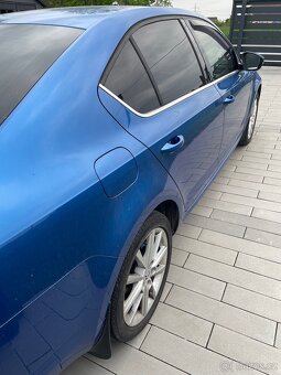 Škoda Octavia 3, 2.0 TDI 110 kw - sedan - modrá, tažné - 9