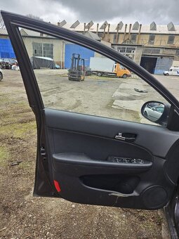 HYUNDAI I30 1.6 85KW - 9