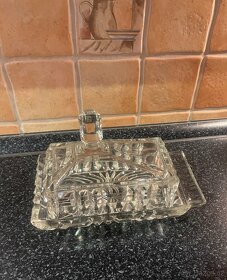 Starožitná skleněná dóza na máslo nebo dortík kremrolky atd. - 9