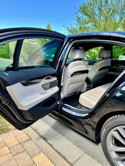 BMW 730d xDrive, Záruka BMW Premium Selection 5/2025 - 9