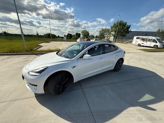 Tesla model 3 - 9