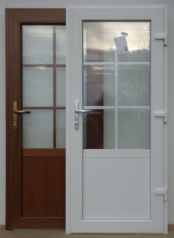 okna a celoprosklené dveře - 9