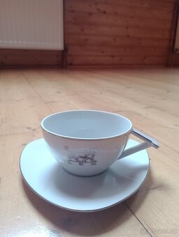 Hrnky a sklenice - 9