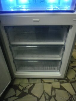 Lednice Beko CNE520EE0ZGW, 190x70 cm, A+++ - 9
