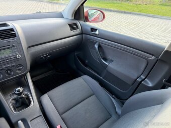 Volkswagen Golf V 1.6 16V FSI - 9