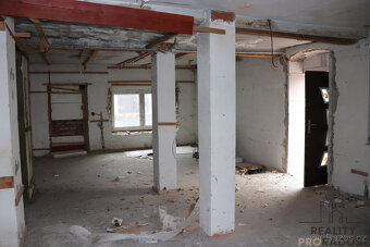 Prodej domu k rekonstrukci k podnikání nebo na bydlení ve Ve - 9