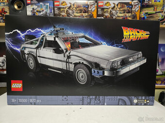 LEGO® Creator Expert 10300 Stroj času z Návratu do budoucnos - 9