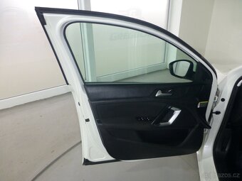 Peugeot 308 1,6HDI NAVIGACE ALU FULL LED - 9