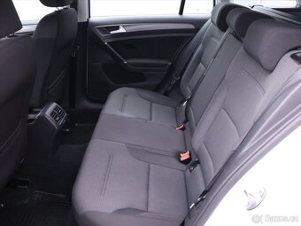 Volkswagen Golf 1,6 TDI Aut.klima CZ (2017) - 9