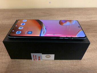 Motorola Edge 40 Pro 256 gb - 9