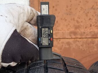 Zimní Continental 255/65/19 XL - 9