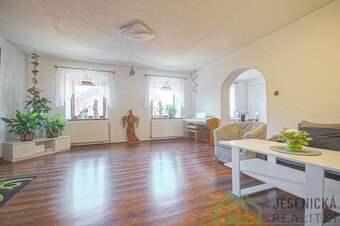 Prodej rodinného domu s obchodním prostorem ve městě Žulová - 9