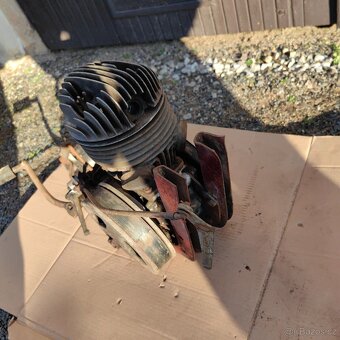 Jawa speciál 175 - 9