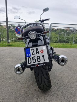 Moto Guzzi V7 Special - 9