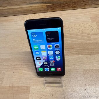 iPhone SE 2020 64GB, černý (12 měsíců záruka) - 9