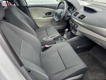Renault Mégane
1.6 i Parkovací senzory - 9