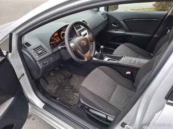 Toyota avensis 2.2 110kw - 9