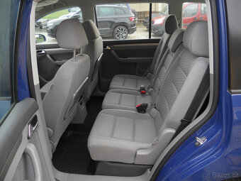 Volkswagen Touran 2.0 TDi 103Kw - 9