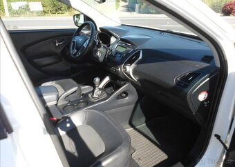 Hyundai ix35 2,0 CRDi 4x4 CZ Serviska nafta - 9
