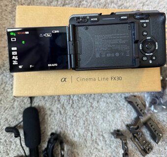 Sony FX30 (Cinema Line) + příslušentví - 9