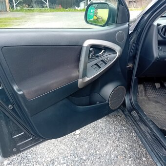 Toyota RAV4,2.2D-4D,100KW,4x4, r.v.11/2008 - 9