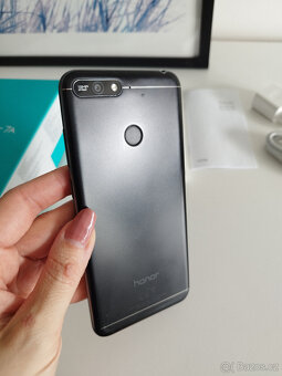 Telefon mobil Honor 7A perfektní stav - 9