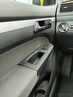 Volkswagen Touran 1.6 TDI BlueMotion Technology Comfortline - 9