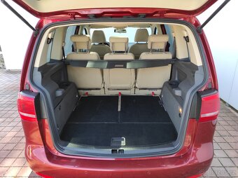VW Touran 1.6 TDi HIGHLINE 7 MÍST ČR 2.MAJ. ŠÍBR NAVI SERVIS - 9
