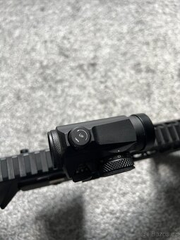 Airsoft M4 AEG + baterie, zásobníky, red dot – komplet SET - 9