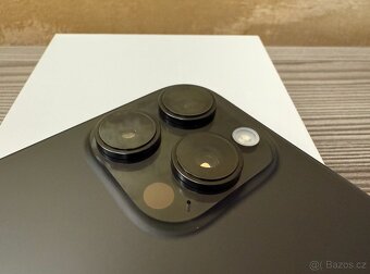 Apple iPhone 16 Pro 256GB černý titan, 95% baterie - 9