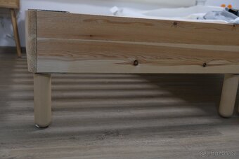 Postel IKEA ESPEVÄR 180x200, včetně potahu a dřevěných nohou - 9