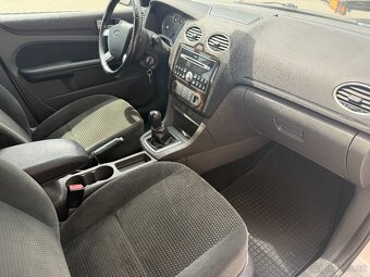 Ford Focus 1.6i, 74kw Ghia výbava - 9