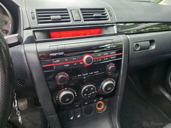 Mazda 3 BK 2009 1.6 - 9