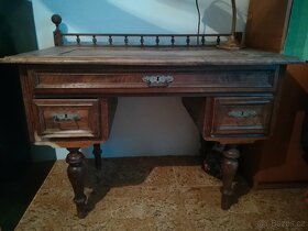 Starožitný nábytek - 9