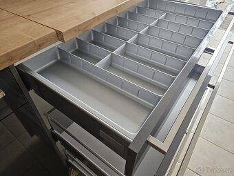 Kompletní kuchyně NOBILIA ANTHRAZIT vč. spotřebičů - 9