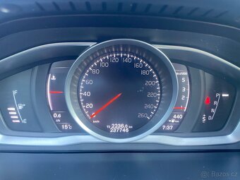 Volvo V60 D4 140 kw - 9