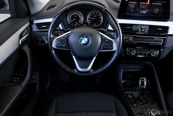 BMW X1 xDrive 20i A/T - 9