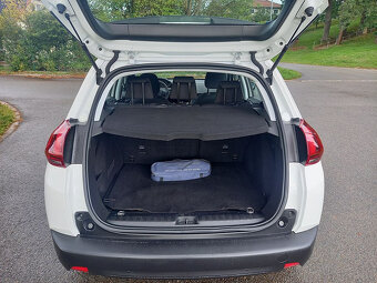 Peugeot 2008, 1.2 PureTech-digiklima-ČR-nehavarované - 9