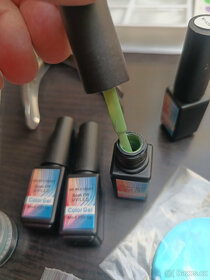 modeláž gelových nehtů-bruska,gely,razítka,laky - 9