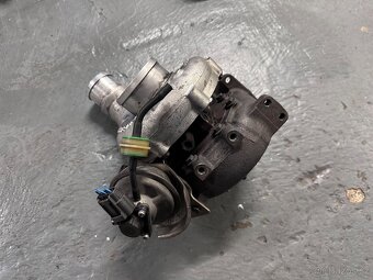 Opel Signum Vectra  3.0CDTi Turbo  a příslušenství motoru - 9