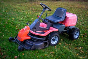 Zahradní rider Husqvarna Top stav první majitel servisovaná - 9