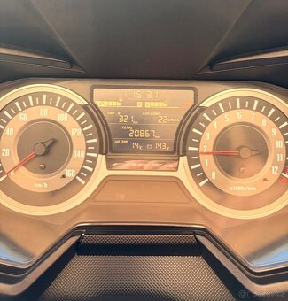 Honda Forza 125ccm - 9