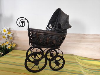 Starožitný kočárek - 9